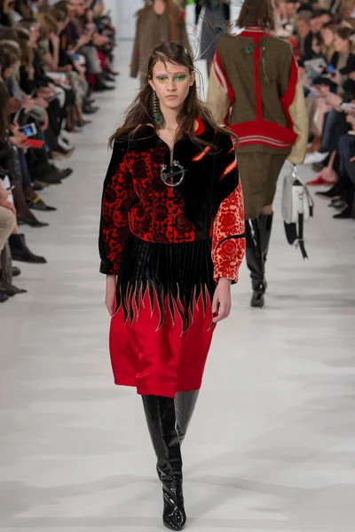 Look 25